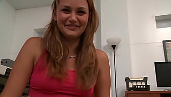 Allie Haze ประสบการณ์ Sybian ร้อนนําไปสู่การแตกในที่ร้อนแรง