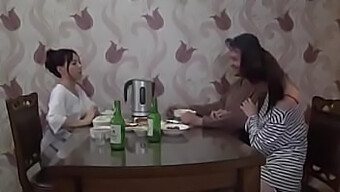 Một Video Tình Dục Với Một Thiếu Niên Trẻ (18+)