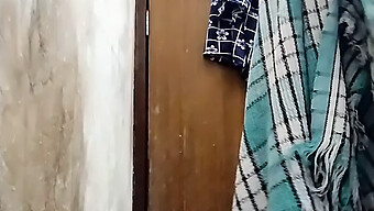 Desi Girl'S Solo Masturbation Session