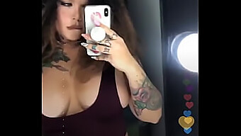 Venezuelansk Skønhed Jennifer Aboul Rabbit'S Live Show På Instagram