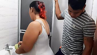 Yakın Çekim Cunnilingus: Kolombiyalı Bir Milf'In Ev Yapımı Bir Videosu