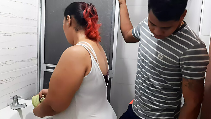 Cunnilingus En Gros Plan: Une Vidéo Faite Maison D'Une Milf Colombienne