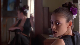 Alyssa Milano Występuje W Poison Ivy 2: Lily, Scenie 05 Z Pocałunkami I Występem Alyssy