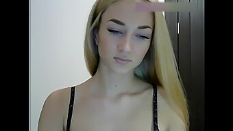 Die Wunderschöne Amateur-Teenagerin Astarta69 Wird Hart Vor Der Webcam Gefickt