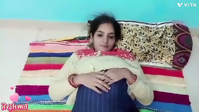 El Mejor Video De Sexo De Reshma Con Una Caliente Chica India En Posición