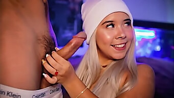 Colombiansk Cam-Pige Med Et Smukt Ansigt Giver Vild Oral Og Vaginal Sex I Sin Show