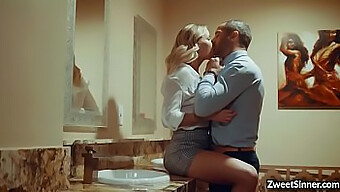 Șefa Jessa Rhodes Se Bucură De O Gât Adânc Și Se Fute Cu Iubitul Ei Secret