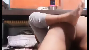 Historia De Sexo Sonoro De Telugu Con Una Caliente Paja Y Follada Hardcore