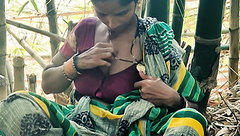 18-Year-Old Indian Girl Gets Her First Taste Of Outdoor Sex On Cam