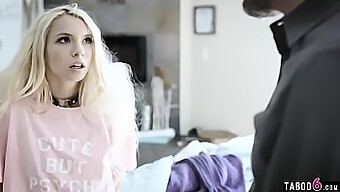 Kenzie Reeves Stygga Beteende Leder Till Straff Från Sin Styvpappa