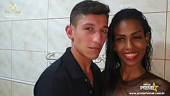 A Quente Morena Leona Senna E Cariocaa Se Envolvem Em Uma Orgia Sexual Em Grupo Selvagem Na Prime Party