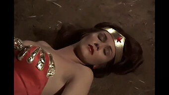 صحنه های جنسی زنانه در Wonder Woman