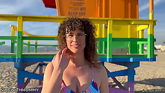 Joodse Amateur Milf Wordt Opgepikt Door Een Vreemde Voor Strandseks